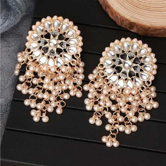Jewelry - FAUX pearl tessel decor drop earring